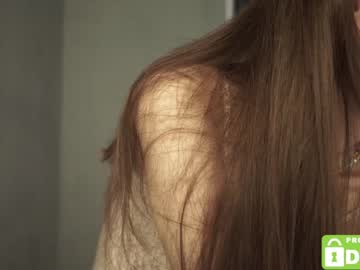girl
        tessarosse_ cam image #1660177
