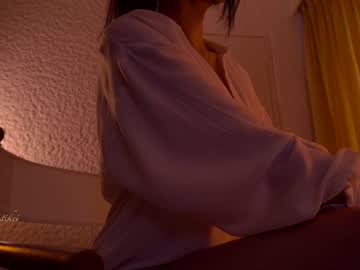 girl
        mystikei cam image #2704931