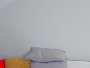 girl
        toxl cam image #1161772