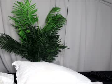 girl
        dee_waters cam image #1061126
