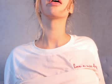 girl
        lesi_moonie cam image #4294052