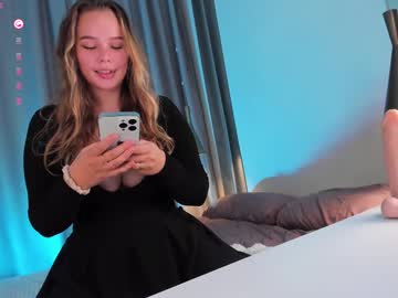 girl
        alice_pinkys cam image #5052520