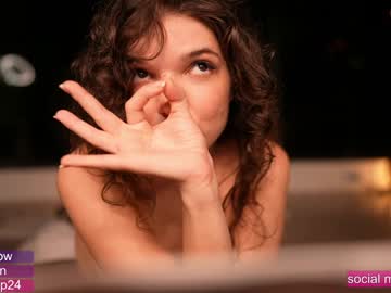 girl
        loollypop24 cam image #6663259