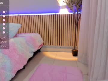 girl
        little_effy18 cam image #3595212
