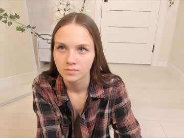 girl
        lisahallf cam image #3011293