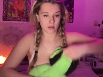 girl
        jessicapearsons cam image #6181422