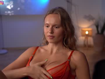 girl
        chillwithkira cam image #2547068