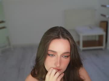 girl
        silent_chill cam image #4159961