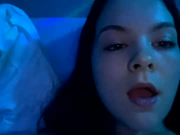 girl
        bxbiiaxtty cam image #4092853