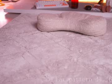 girl
        lil_eva cam image #6271004