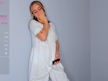 girl
        lindamildreda cam image #2229769