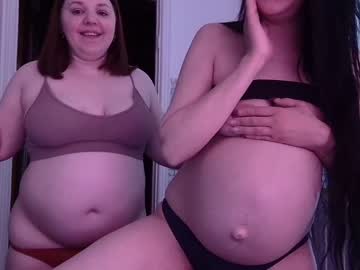 couple
        your_madhurricane cam image #3748442