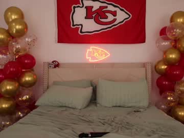 couple
        ari_lovexo cam image #6102258
