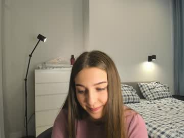 girl
        _ritaturner_ cam image #2200092