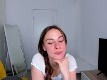 girl
        elannand cam image #2775313