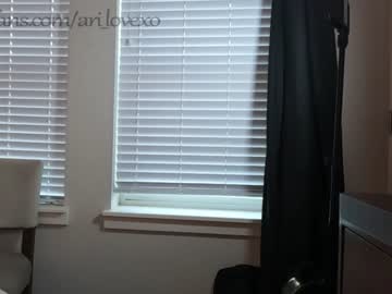 couple
        ari_lovexo cam image #1930229