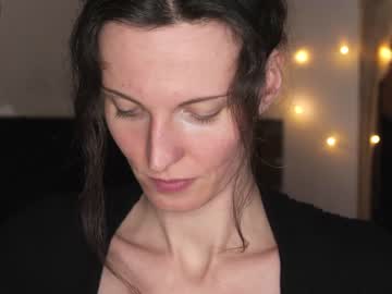 girl
        yulladao cam image #2986130