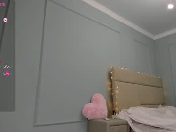 girl
        emma_clarc cam image #3521250