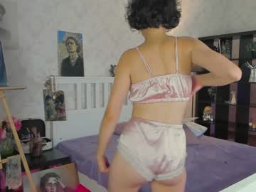 girl
        station_lovers cam image #2481515