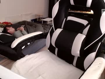 girl
        overoce cam image #2455290