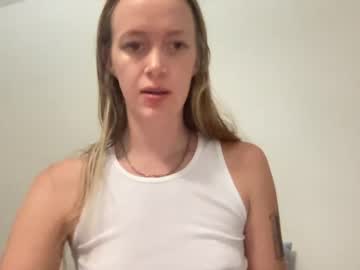 girl
        aliberry cam image #1795428
