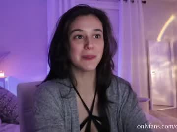 girl
        onlyems23 cam image #3833112