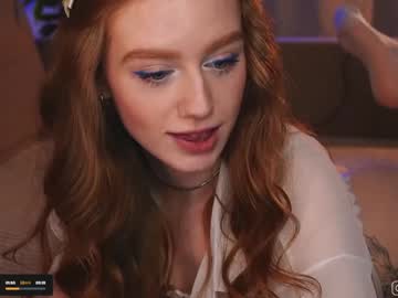 girl
        lizzy_blaze cam image #4436532