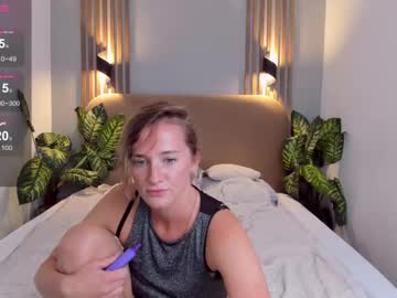 girl
        mamillamax cam image #4604452
