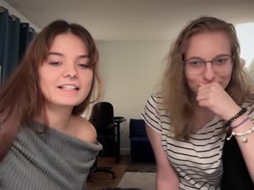 girl
        lillybambus cam image #2848253