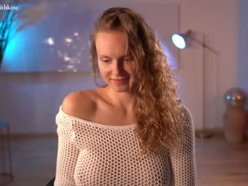 girl
        chillwithkira cam image #1412834