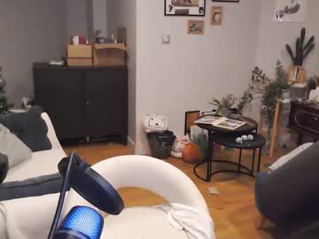 girl
        thirstypickle cam image #5828946