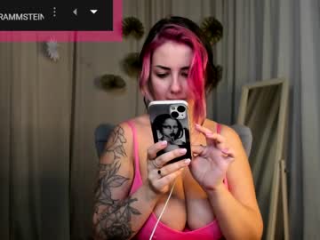 girl
        elliy_coy cam image #1017380