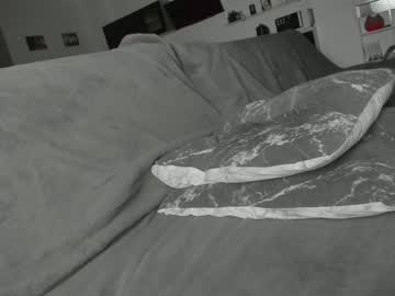 girl
        mysat cam image #5038889