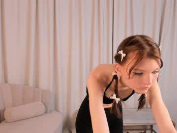 girl
        edithgalpin cam image #4032084
