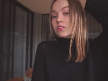 girl
        bibi_it_is cam image #1473308