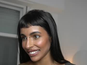 girl
        kaligray10 cam image #6829091