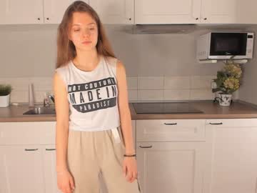 girl
        aubriananorris cam image #2977768