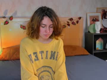 girl
        nalaray cam image #781077