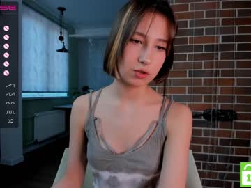 girl
        karengordons cam image #1220977