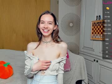 girl
        happiness_call cam image #2978875