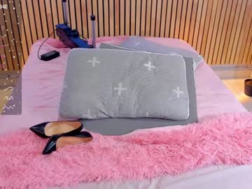 girl
        little_effy18 cam image #3351496