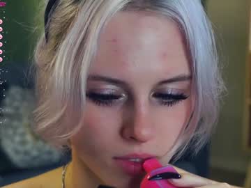 girl
        audreycarvin cam image #4833109