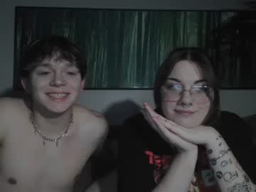 couple
        lustfullives cam image #3123727