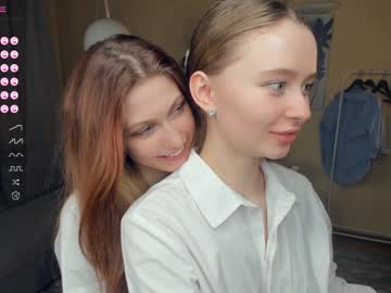 couple
        _hollydolly_ cam image #3034185