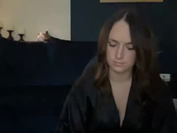 girl
        skylamayx cam image #2467998