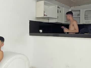 couple
        give_it_ty cam image #6117774