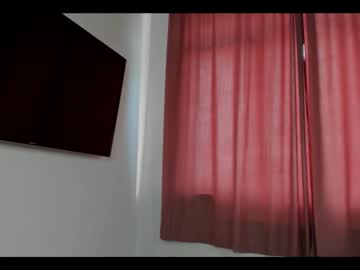 girl
        emilybatee cam image #1626237