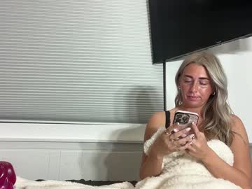 girl
        baileygreer cam image #6657064