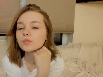 girl
        earlenedaughtrey cam image #6224575