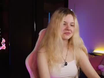 girl
        agnesscarterr cam image #6673722